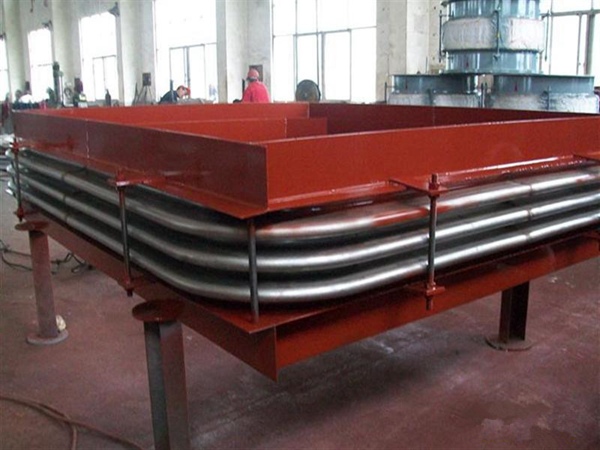 矩形波纹补偿器 (复试）